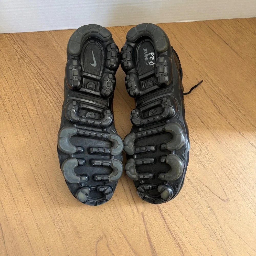Nike Air VaporMax Plus Sneakers Mens 11.5 Black Triple Black Shoes 924453-004